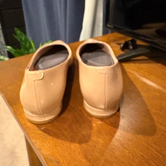 Rockport Adelyn Pointed Toe Patent Flats, Size 8.5 Taupe/Dark Beige New W/O tags - Picture 6 of 7